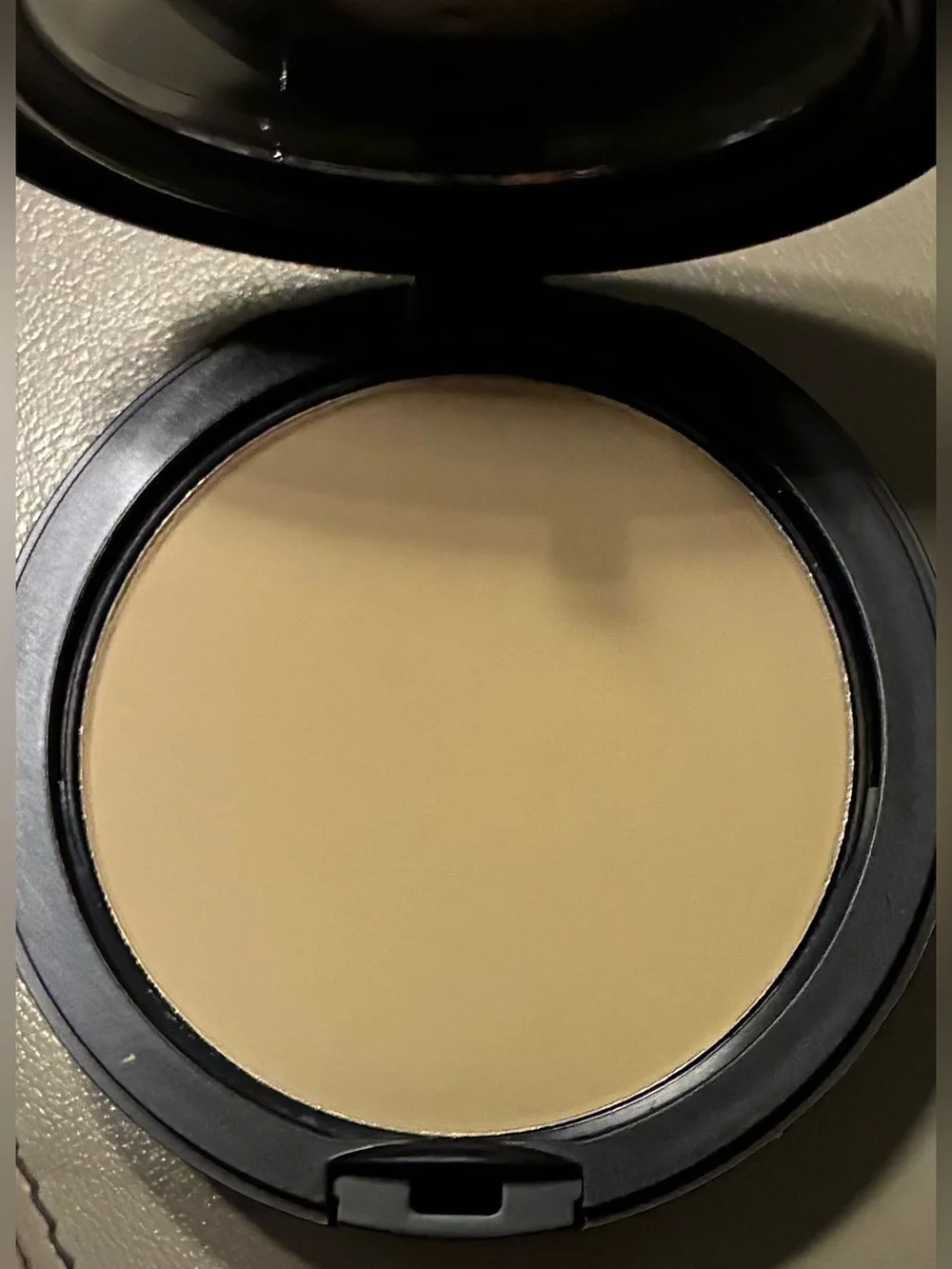 MAC Studio Fix Fluid SPF 15 Foundation NC13 1 oz 30mL Full Size NEW
